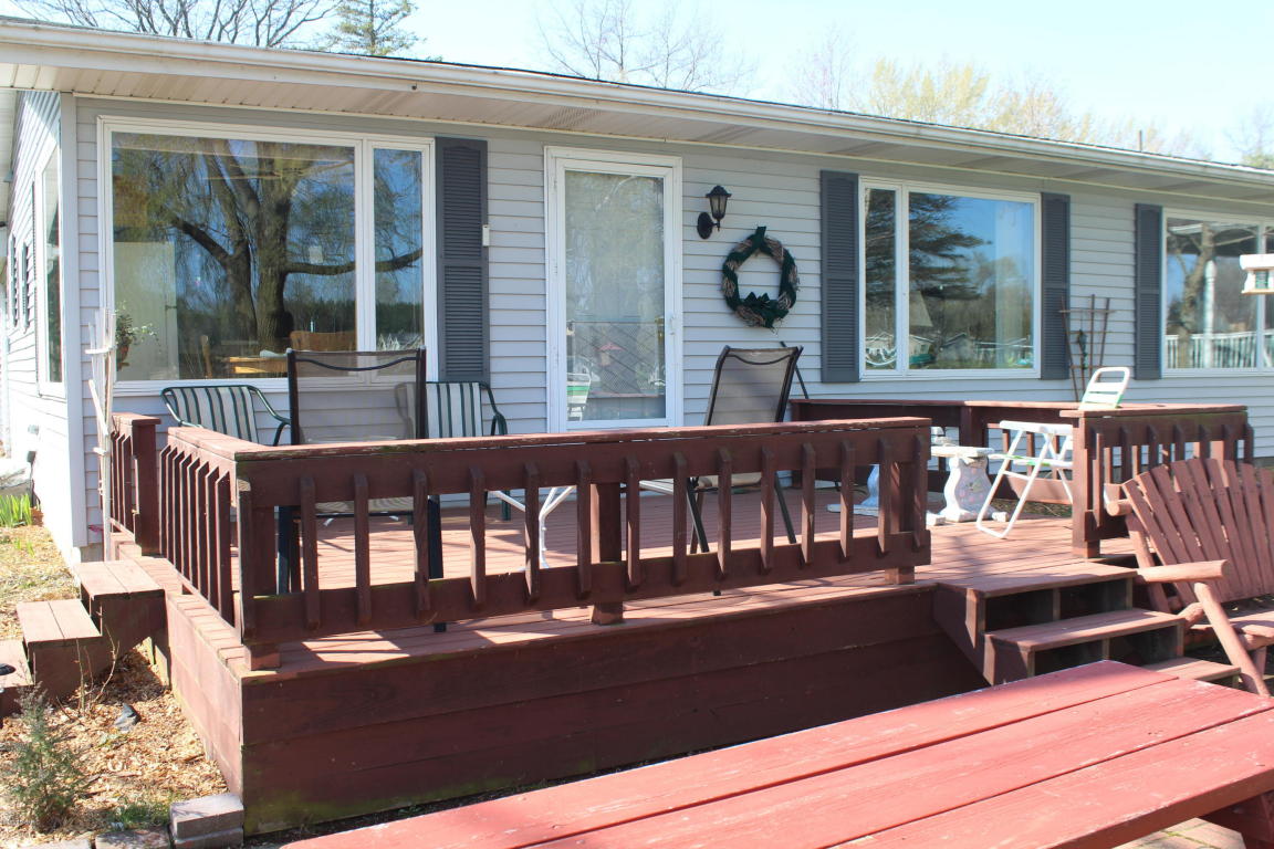 5609 Lake Dr, Crystal, MI 48818 photo 3