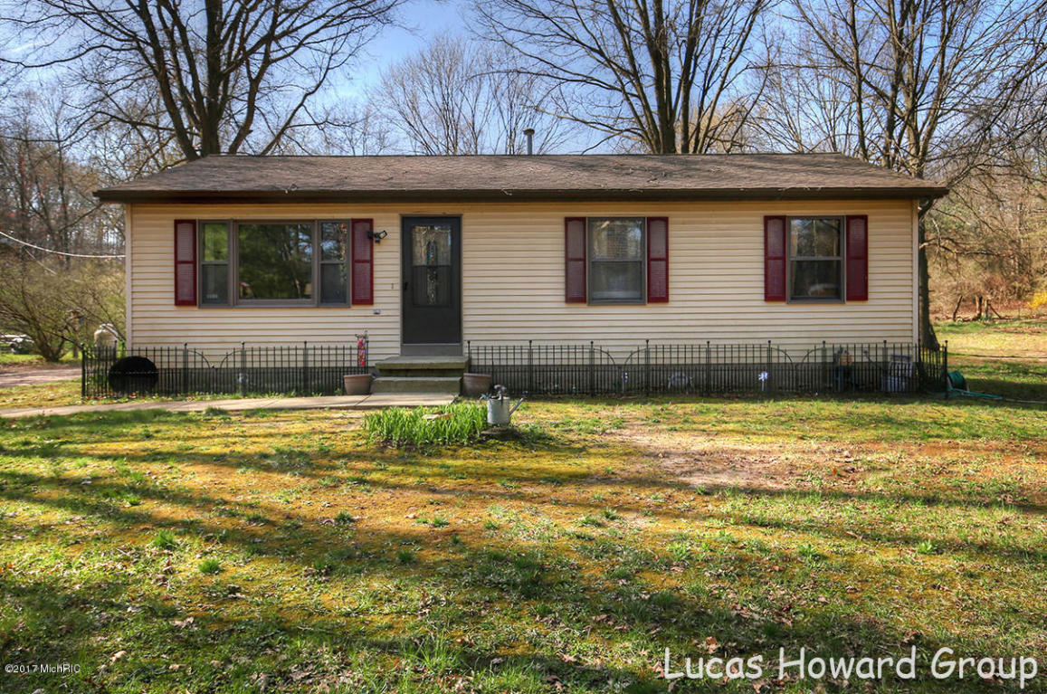 8671 Macarthur Rd, Saranac, MI 48881 photo 1
