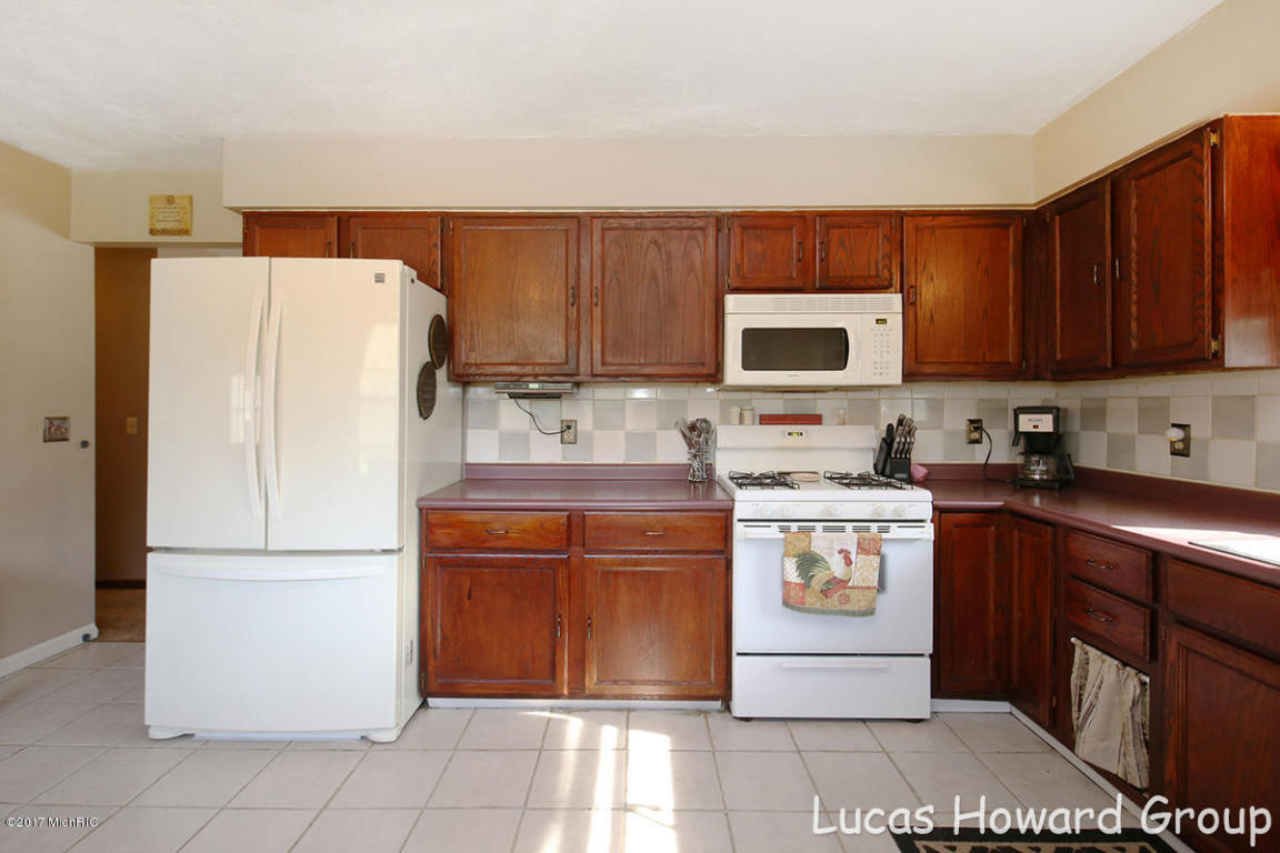 8671 Macarthur Rd, Saranac, MI 48881 photo 10