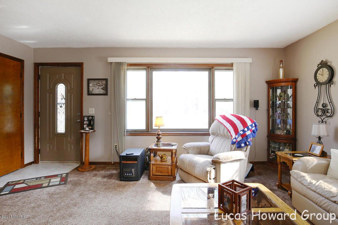 8671 Macarthur Rd, Saranac, MI 48881 photo 5