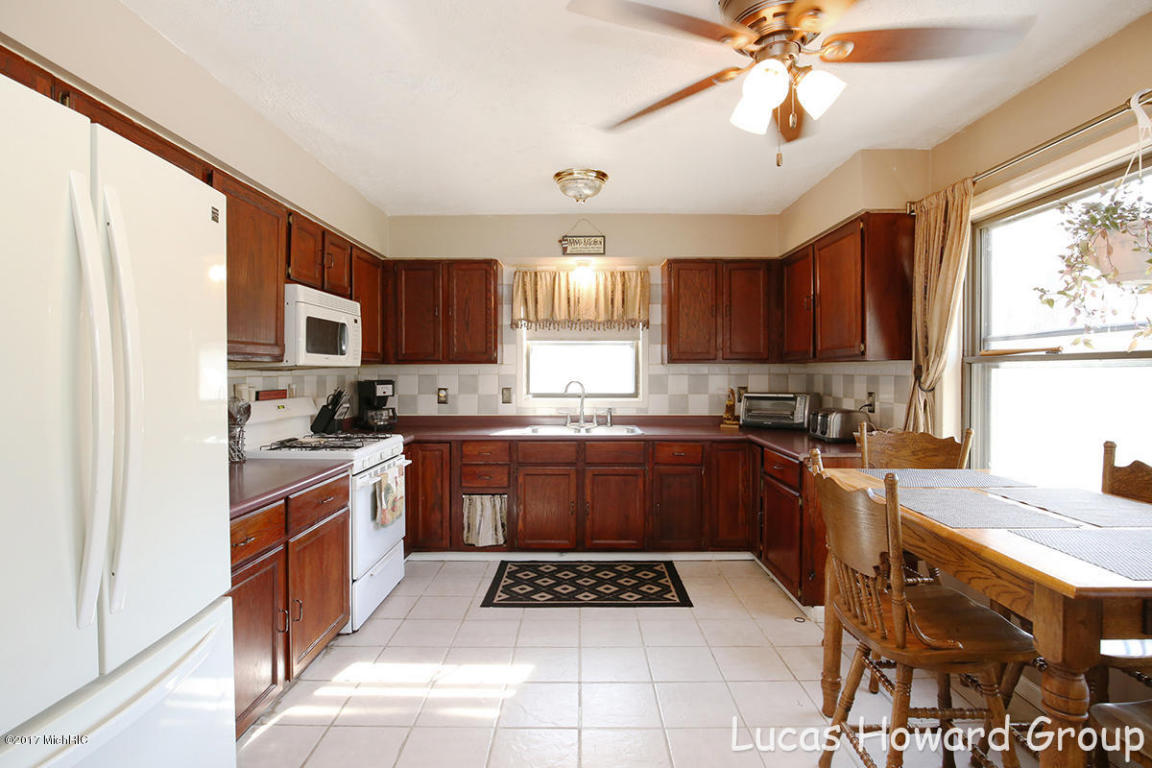 8671 Macarthur Rd, Saranac, MI 48881 photo 8