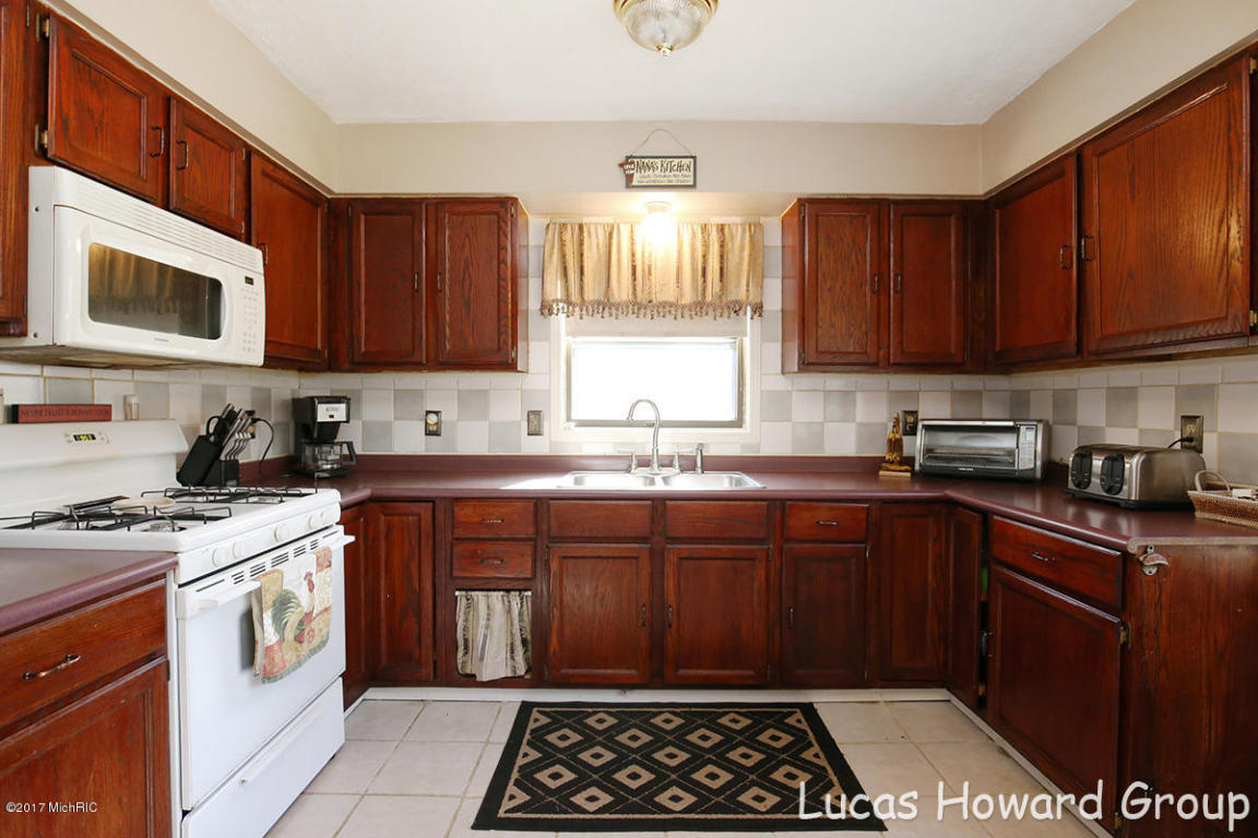 8671 Macarthur Rd, Saranac, MI 48881 photo 9
