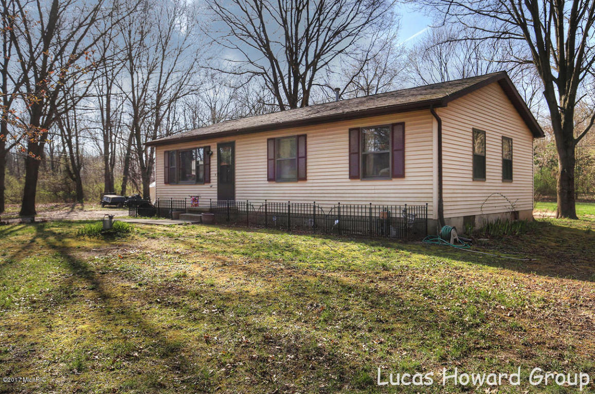 8671 Macarthur Rd, Saranac, MI 48881 photo 3