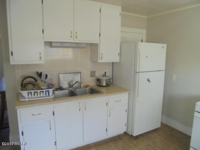 403 E Division St, Belding, MI 48809 photo 6