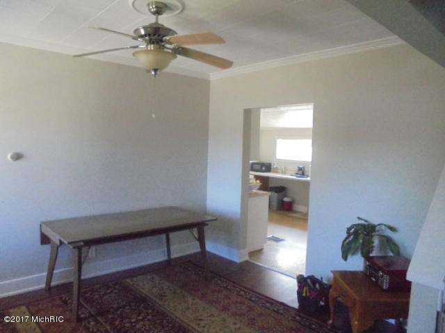 403 E Division St, Belding, MI 48809 photo 8