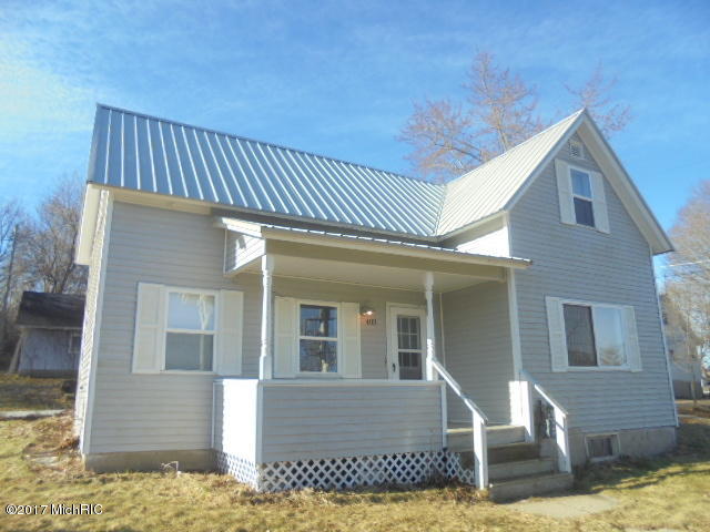 403 E Division St, Belding, MI 48809 photo 1