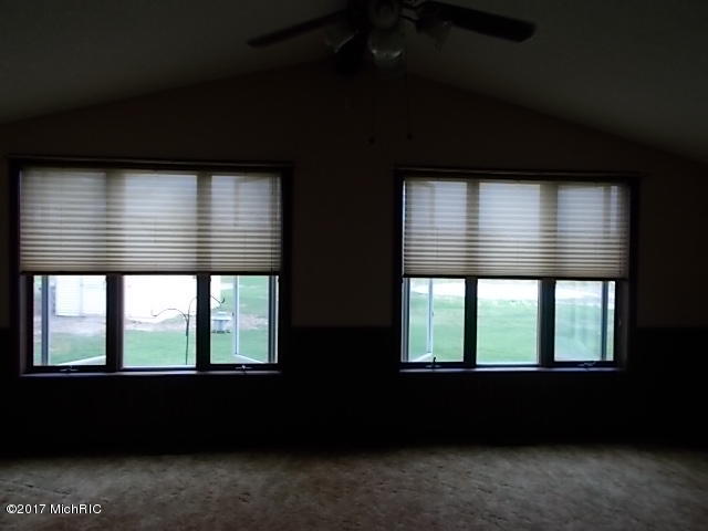 12278 S Elder Ave, Grant, MI 49327 photo 5