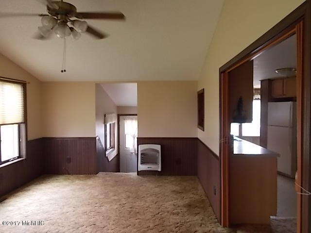12278 S Elder Ave, Grant, MI 49327 photo 4