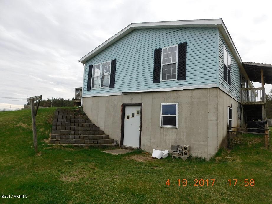883 Horse Shoe Trl, Stanton, MI 48888 photo 20