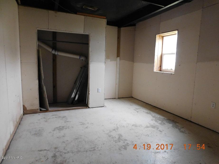 883 Horse Shoe Trl, Stanton, MI 48888 photo 17