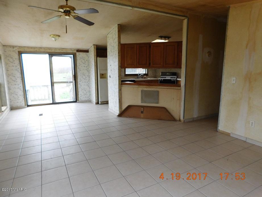 883 Horse Shoe Trl, Stanton, MI 48888 photo 13
