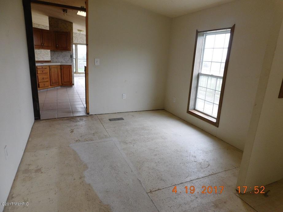 883 Horse Shoe Trl, Stanton, MI 48888 photo 9