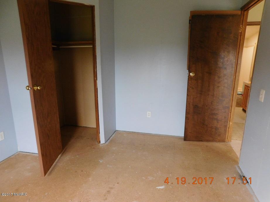 883 Horse Shoe Trl, Stanton, MI 48888 photo 5