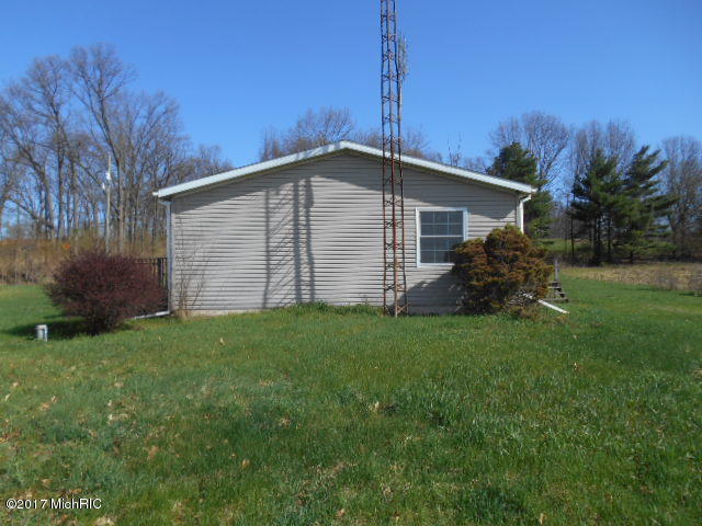 55649 Ruggles Rd, Three Rivers, MI 49093 photo 4