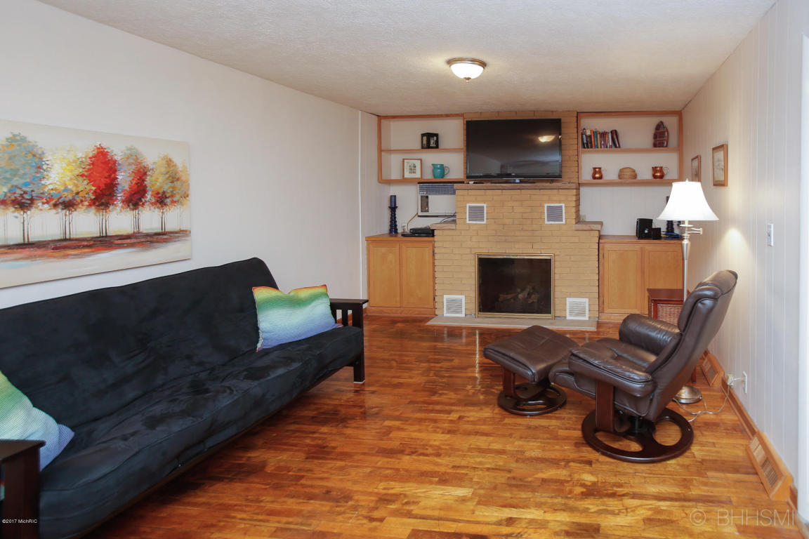 1487 Clearview Dr, Dowling, MI 49050 photo 5