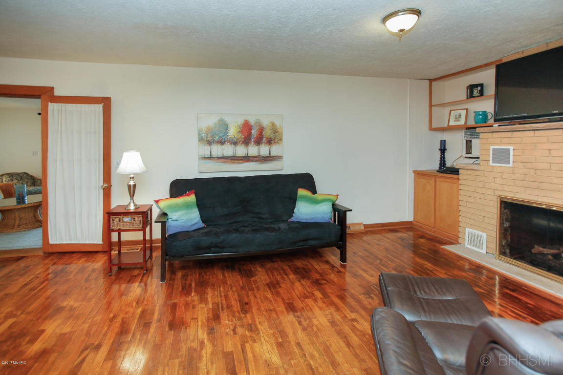 1487 Clearview Dr, Dowling, MI 49050 photo 6