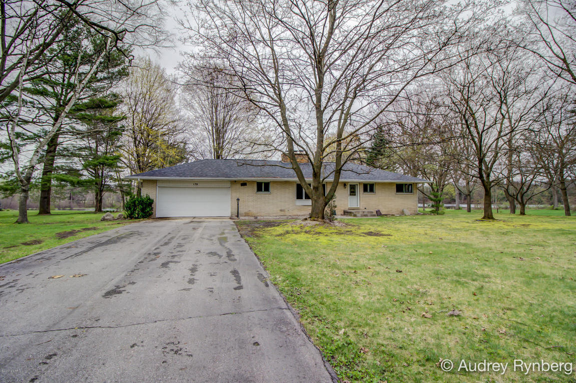 170 S Webster St, White Cloud, MI 49349 photo 2