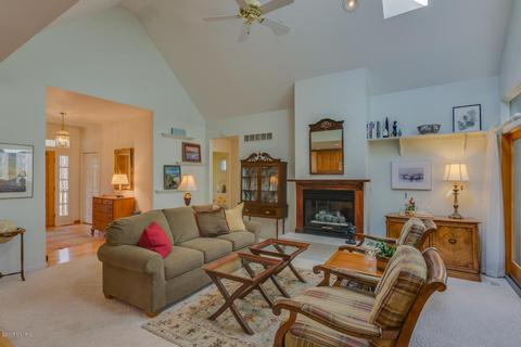 13686 Main Dr, Harbert, MI 49115 photo 2
