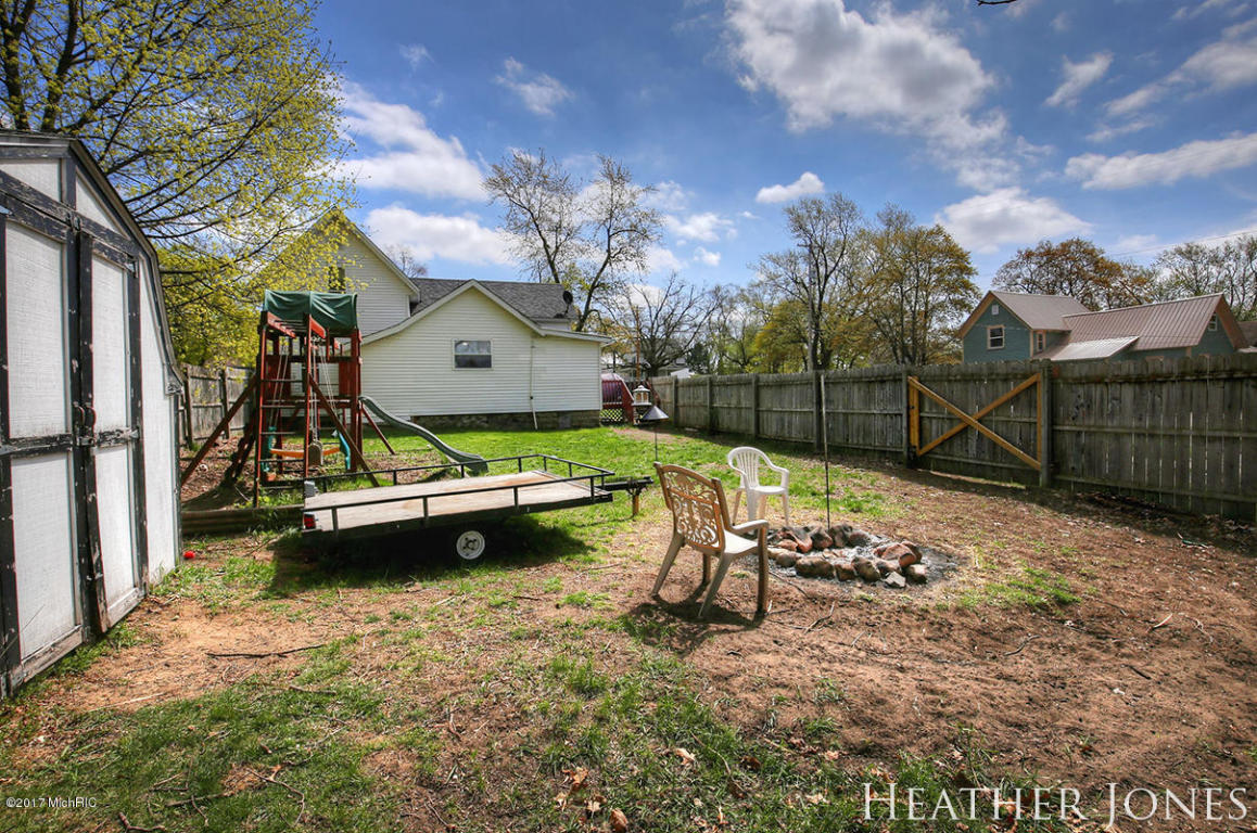 621 James St, Belding, MI 48809 photo 22