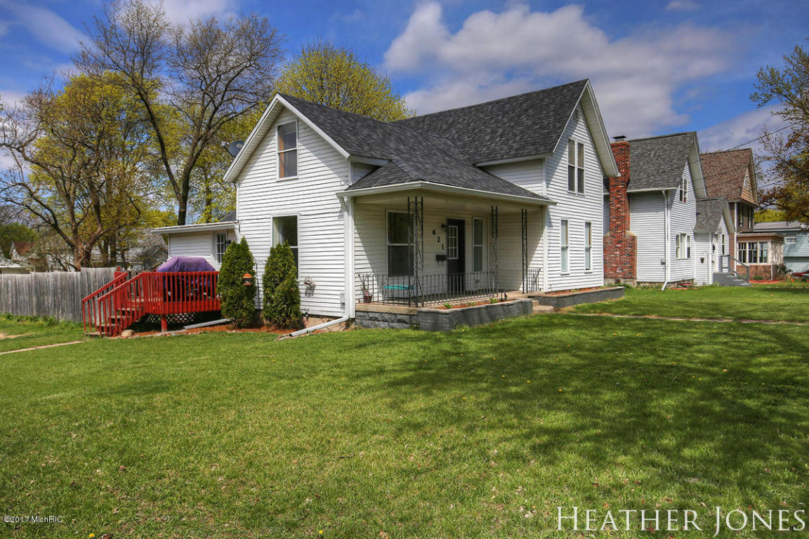 621 James St, Belding, MI 48809 photo 3