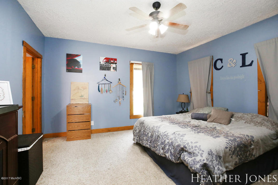 621 James St, Belding, MI 48809 photo 12