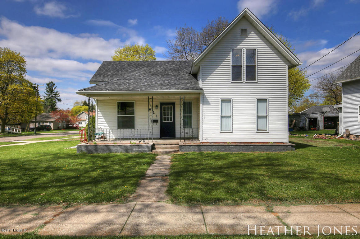 621 James St, Belding, MI 48809 photo 1
