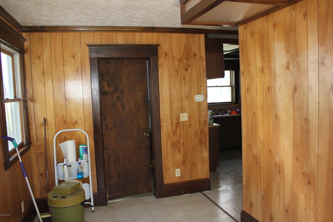 1410 146th Ave, Dorr, MI 49323 photo 10