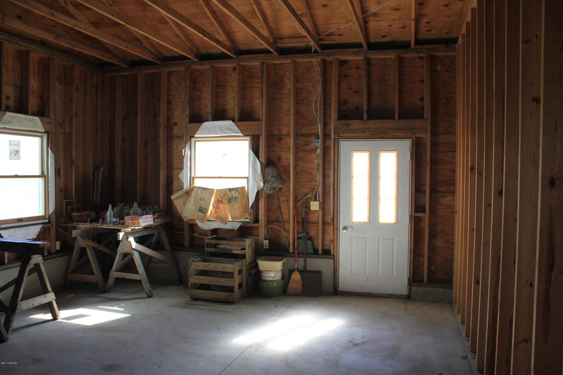 1410 146th Ave, Dorr, MI 49323 photo 8