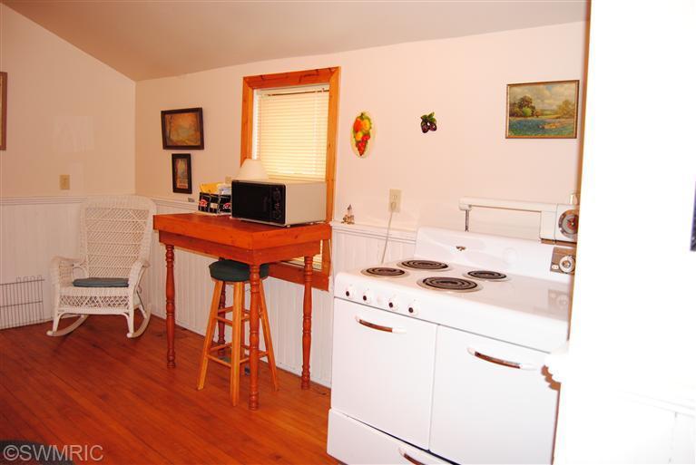 342 Third St, Manistee, MI 49660 photo 9