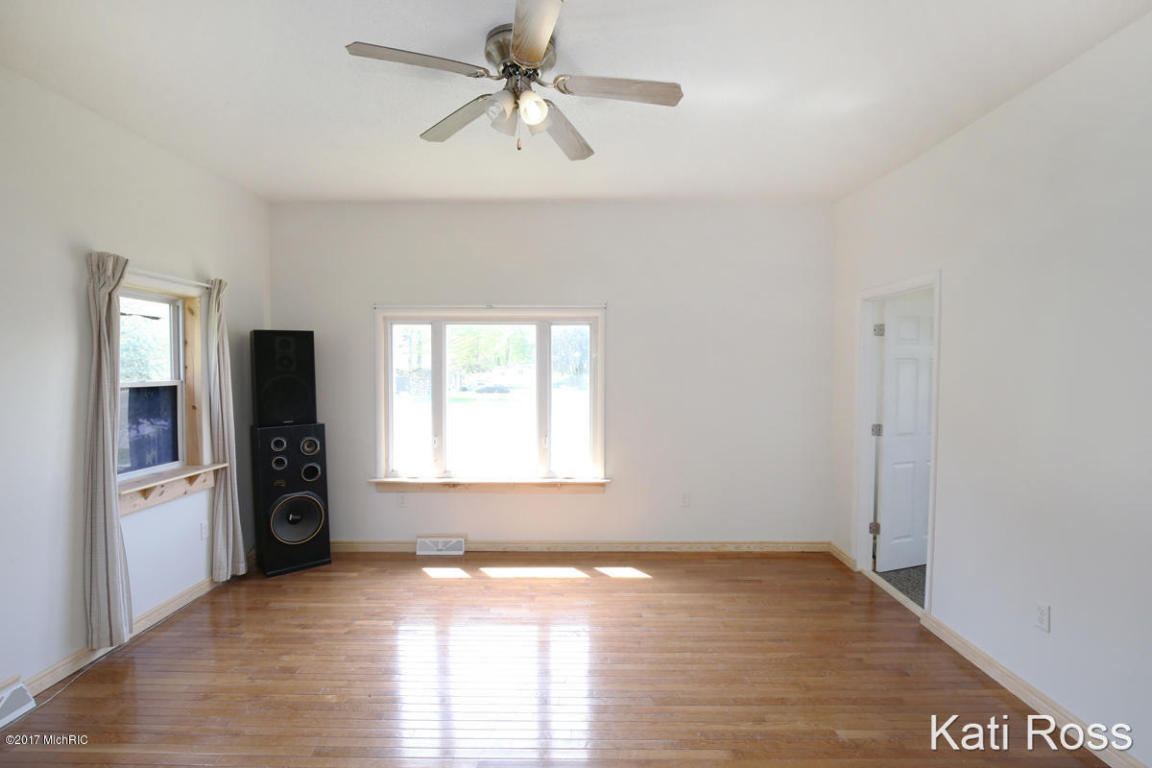 4010 Grow NW, Stanton, MI 48888 photo 5