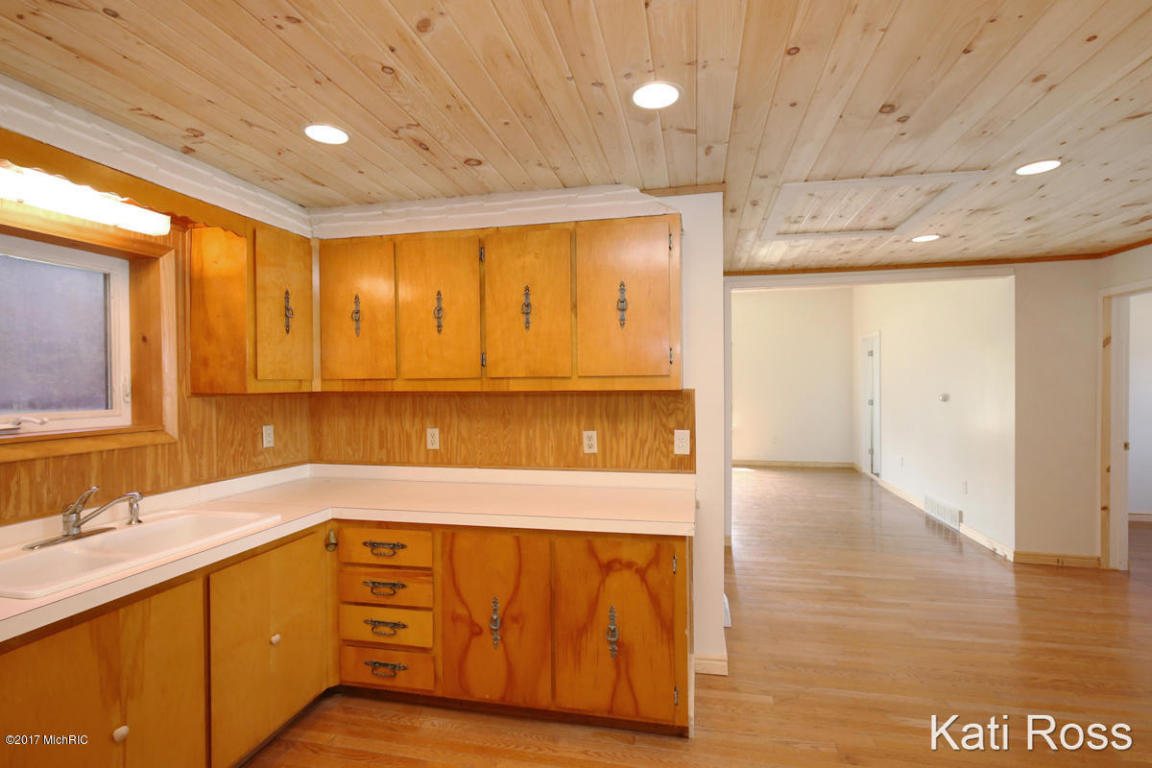 4010 Grow NW, Stanton, MI 48888 photo 9