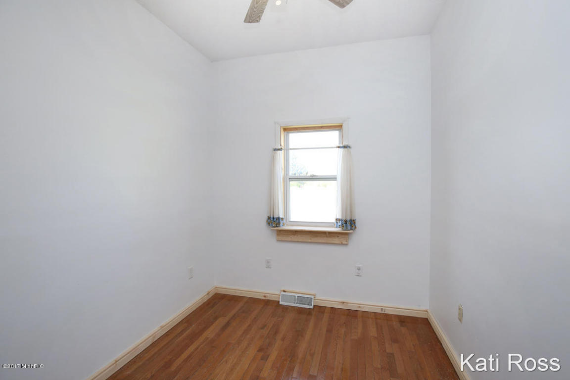 4010 Grow NW, Stanton, MI 48888 photo 17