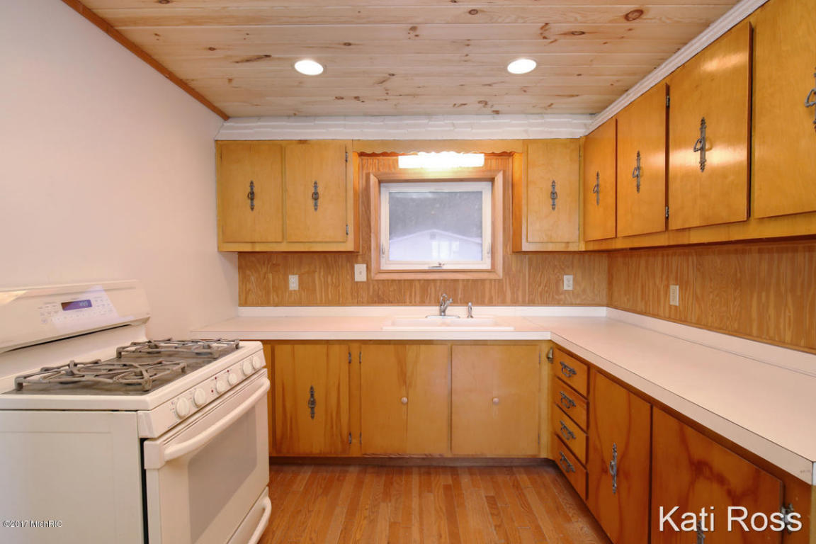 4010 Grow NW, Stanton, MI 48888 photo 8