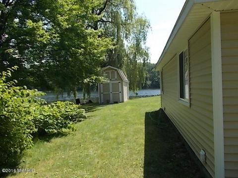 1546 E James St, White Cloud, MI 49349 photo 5