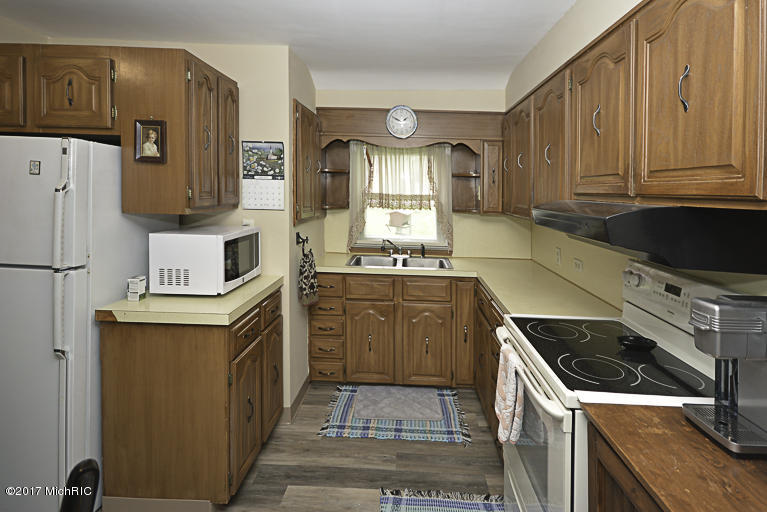 412 N Augusta Dr, Augusta, MI 49012 photo 11