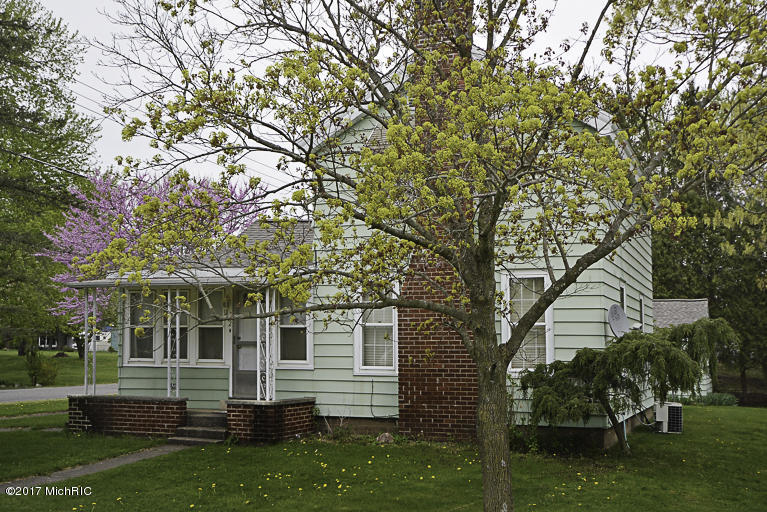 412 N Augusta Dr, Augusta, MI 49012 photo 4