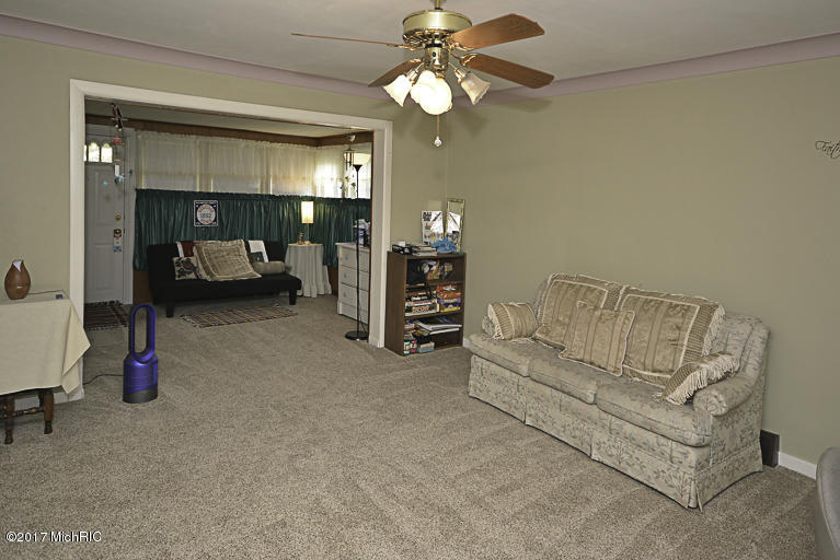 412 N Augusta Dr, Augusta, MI 49012 photo 8