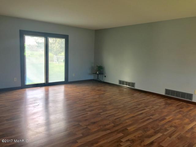 10904 E Qr Ave, Scotts, MI 49088 photo 10