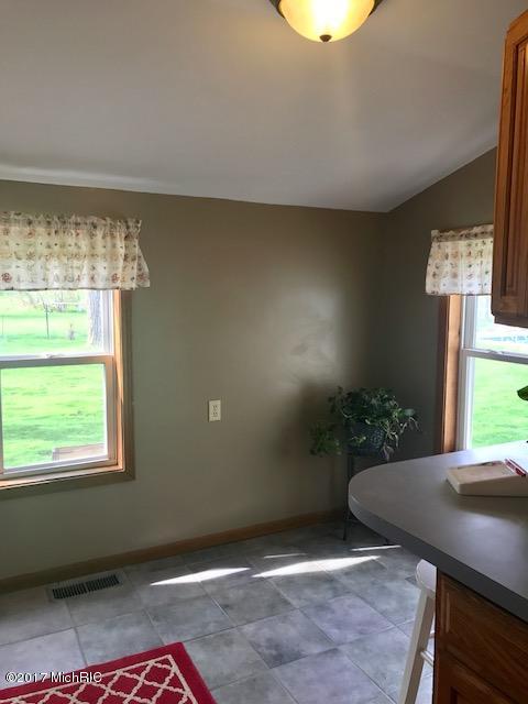 10904 E Qr Ave, Scotts, MI 49088 photo 7