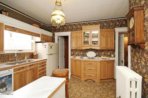 113 N Chestnut St, Augusta, MI 49012 photo 14