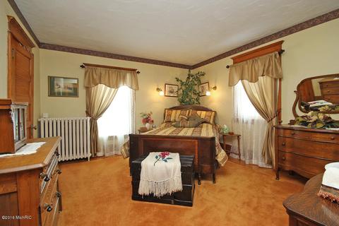 113 N Chestnut St, Augusta, MI 49012 photo 21