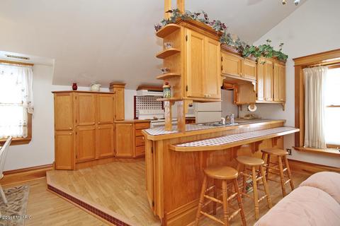 113 N Chestnut St, Augusta, MI 49012 photo 36