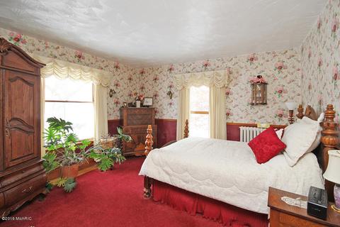 113 N Chestnut St, Augusta, MI 49012 photo 18