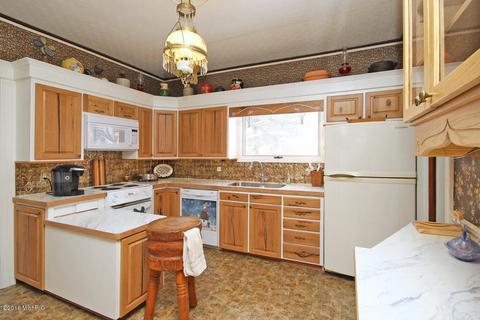113 N Chestnut St, Augusta, MI 49012 photo 11