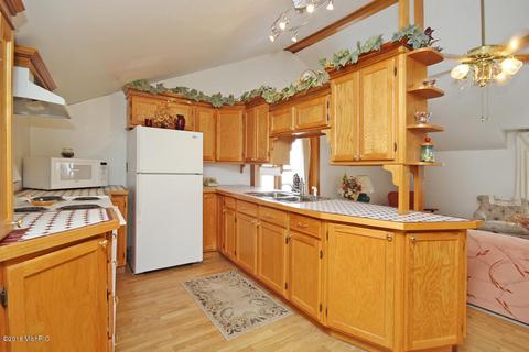 113 N Chestnut St, Augusta, MI 49012 photo 37