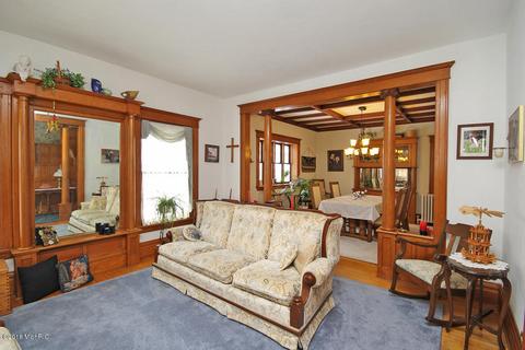 113 N Chestnut St, Augusta, MI 49012 photo 7