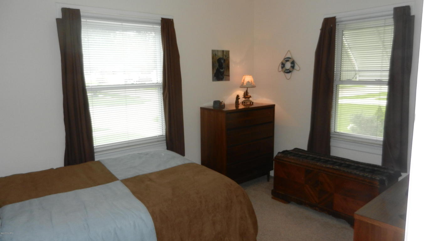 320 Wallace Ave, St. Joseph, MI 49085 photo 7