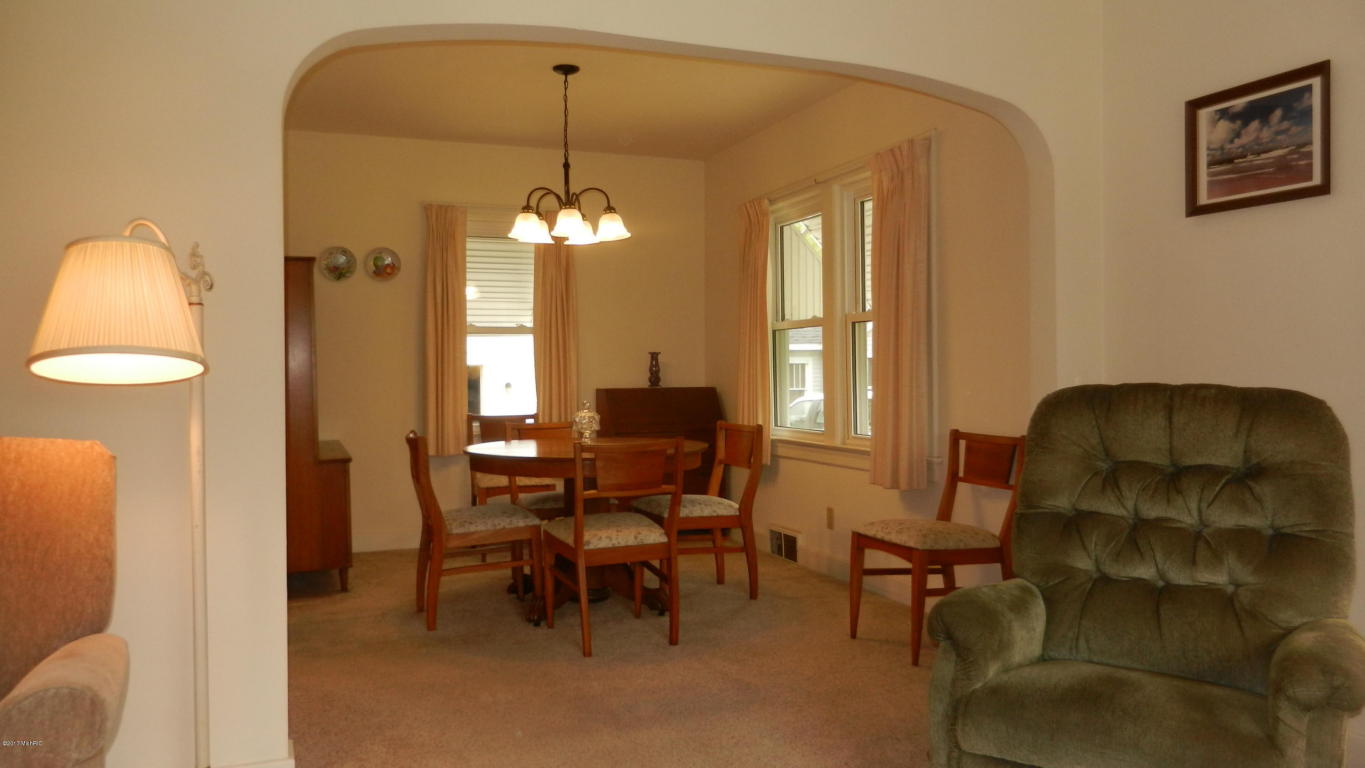 320 Wallace Ave, St. Joseph, MI 49085 photo 10