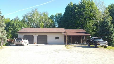 899 E 8th St, White Cloud, MI 49349 photo 9