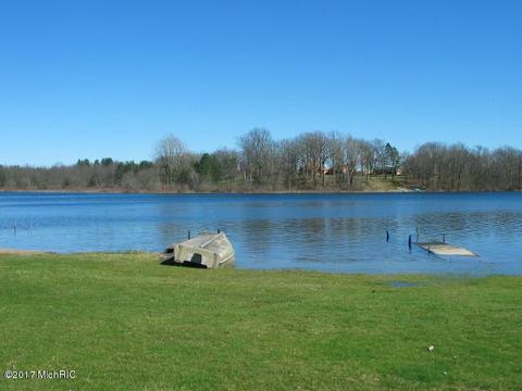 9603 Lakeview Dr, Jerome, MI 49249 photo 2